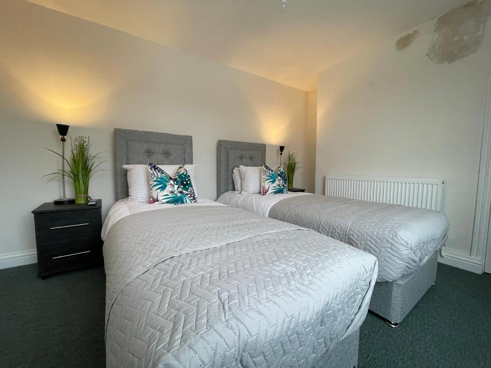 2 Bedroom Apartments Stopoverz Bristol Luaran gambar