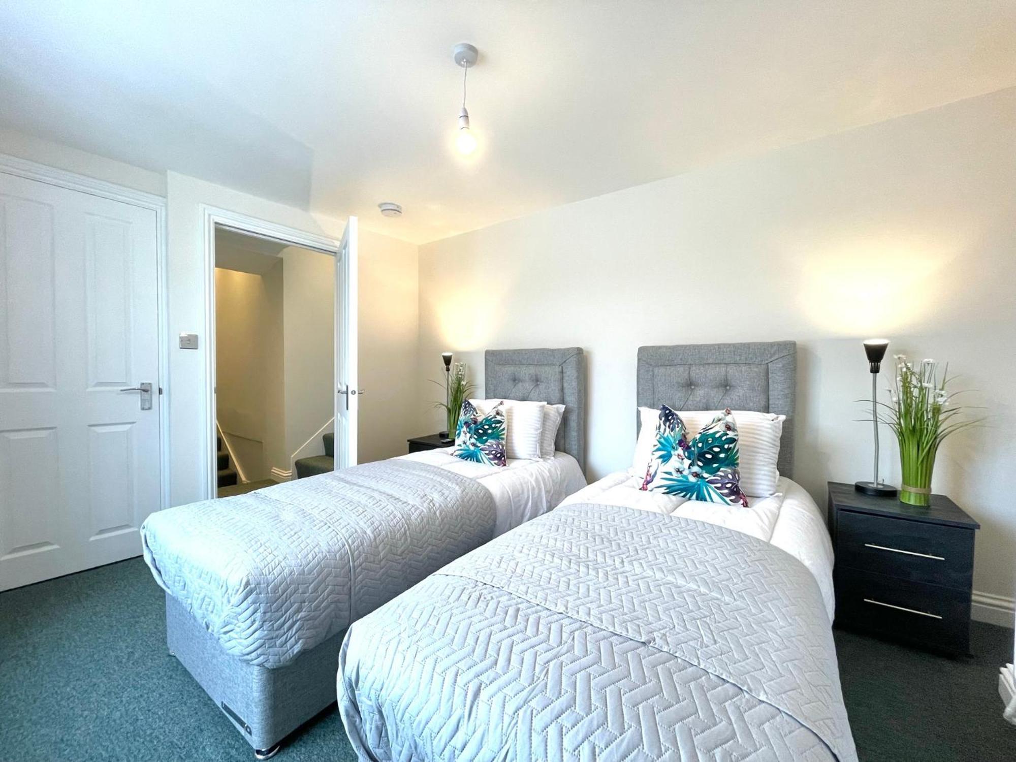 2 Bedroom Apartments Stopoverz Bristol Luaran gambar