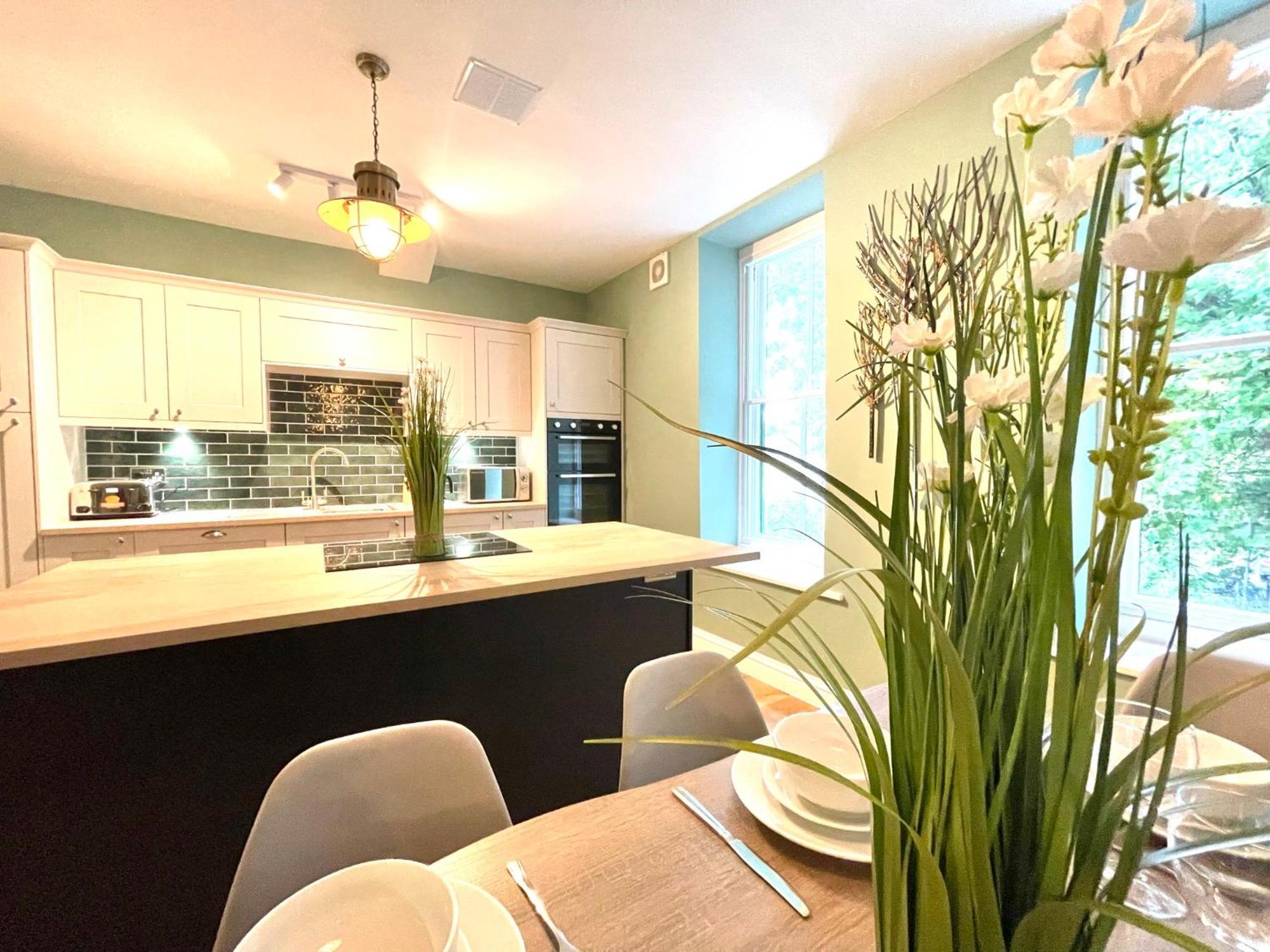 2 Bedroom Apartments Stopoverz Bristol Luaran gambar
