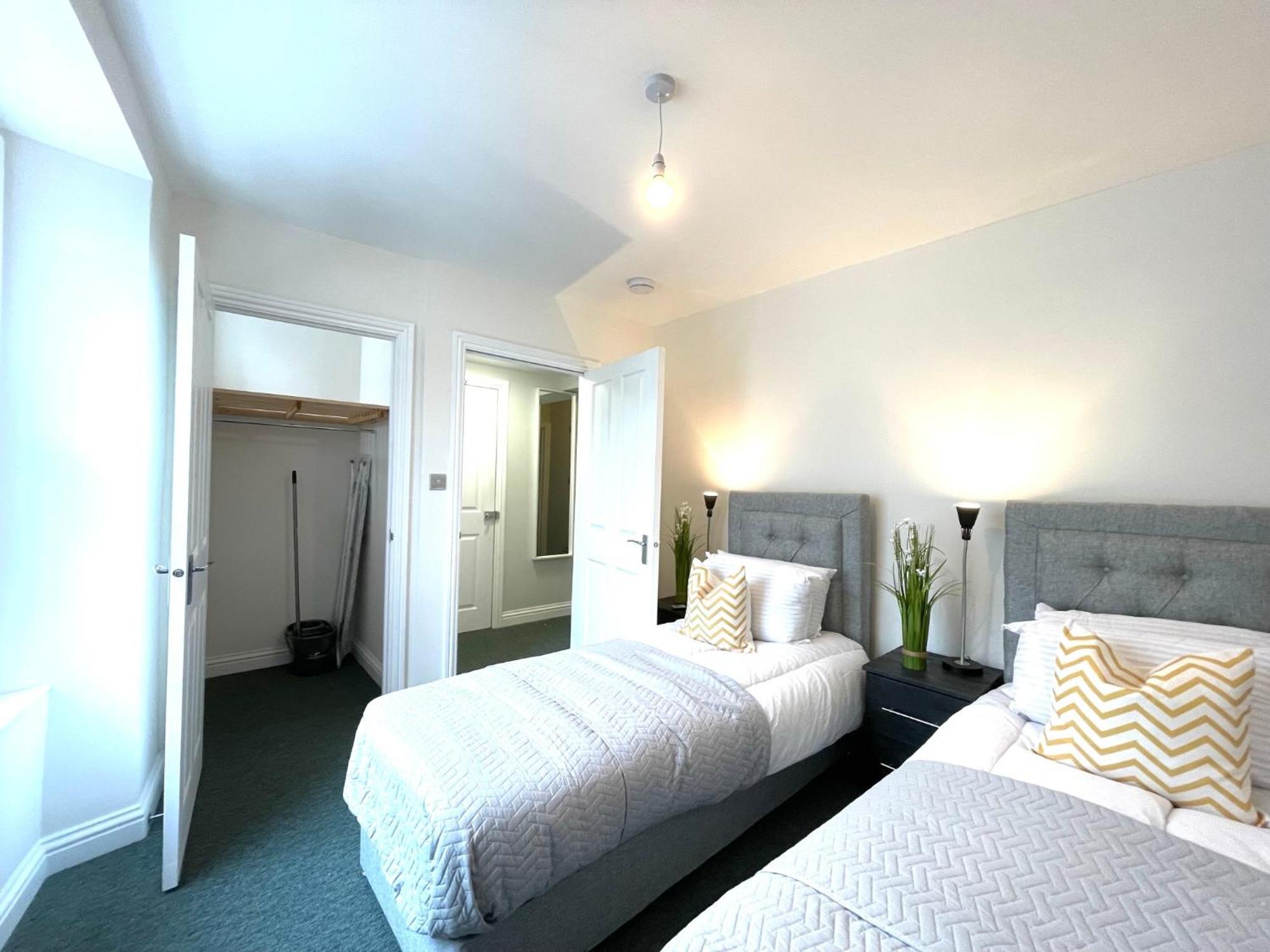 2 Bedroom Apartments Stopoverz Bristol Luaran gambar