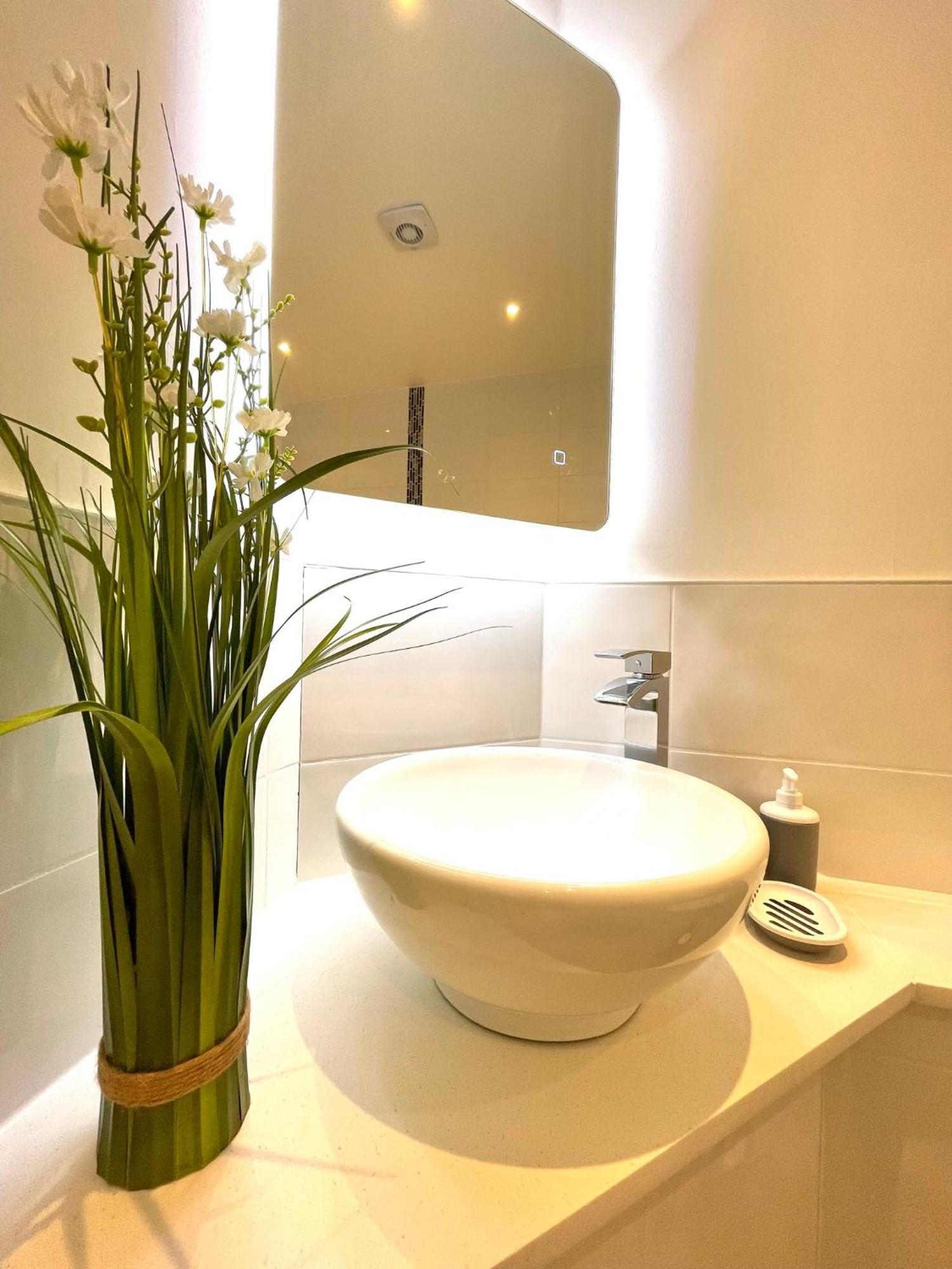 2 Bedroom Apartments Stopoverz Bristol Luaran gambar