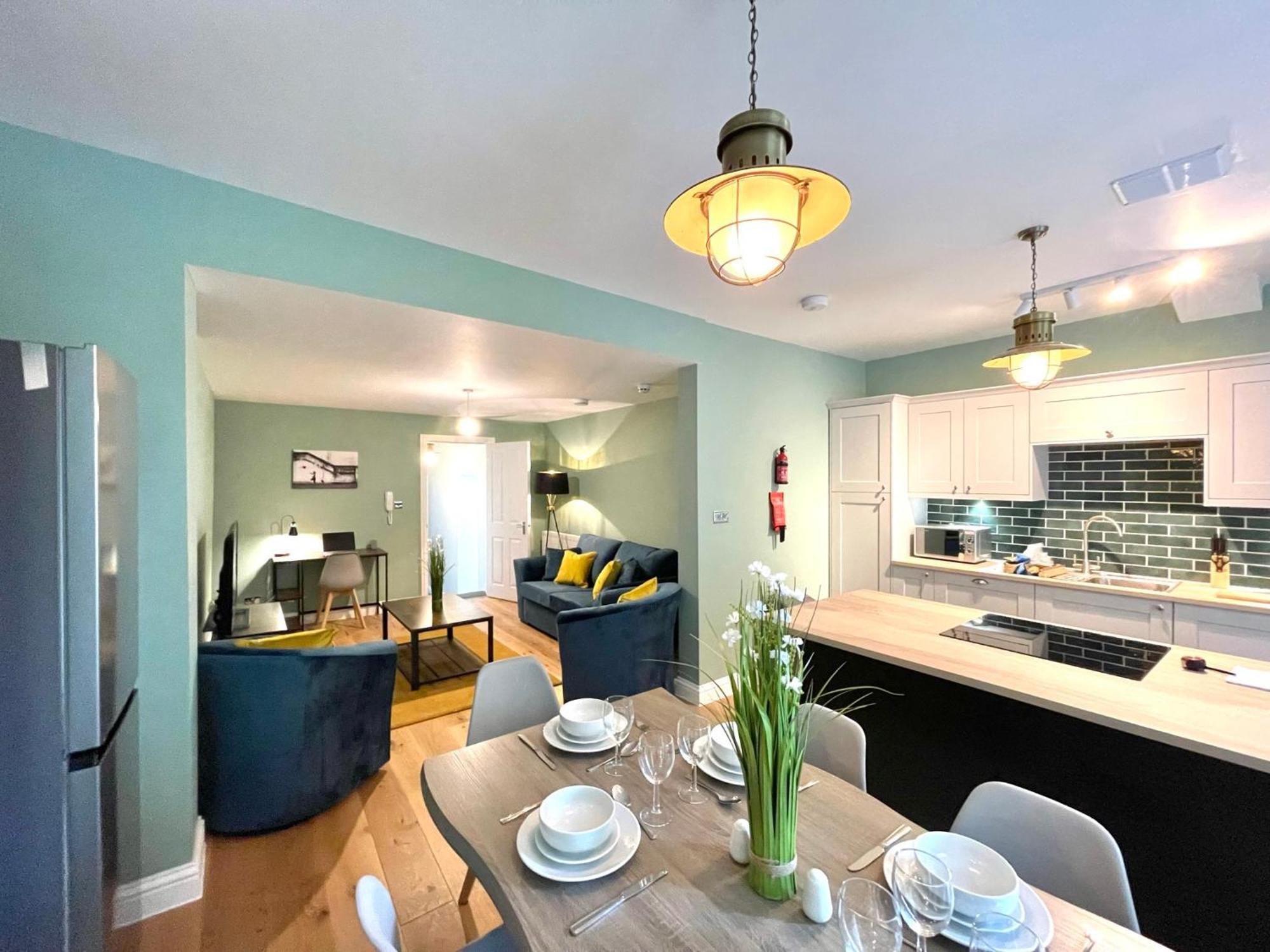 2 Bedroom Apartments Stopoverz Bristol Luaran gambar