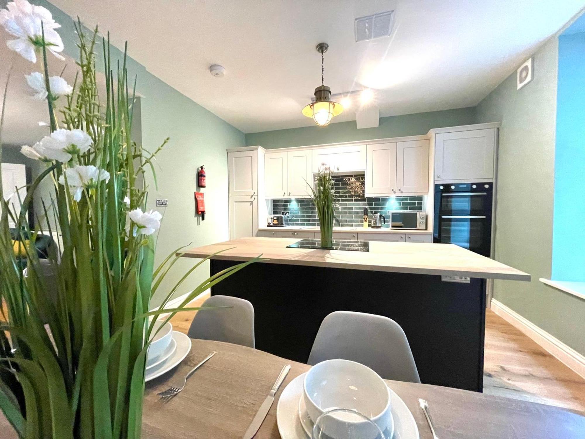 2 Bedroom Apartments Stopoverz Bristol Luaran gambar