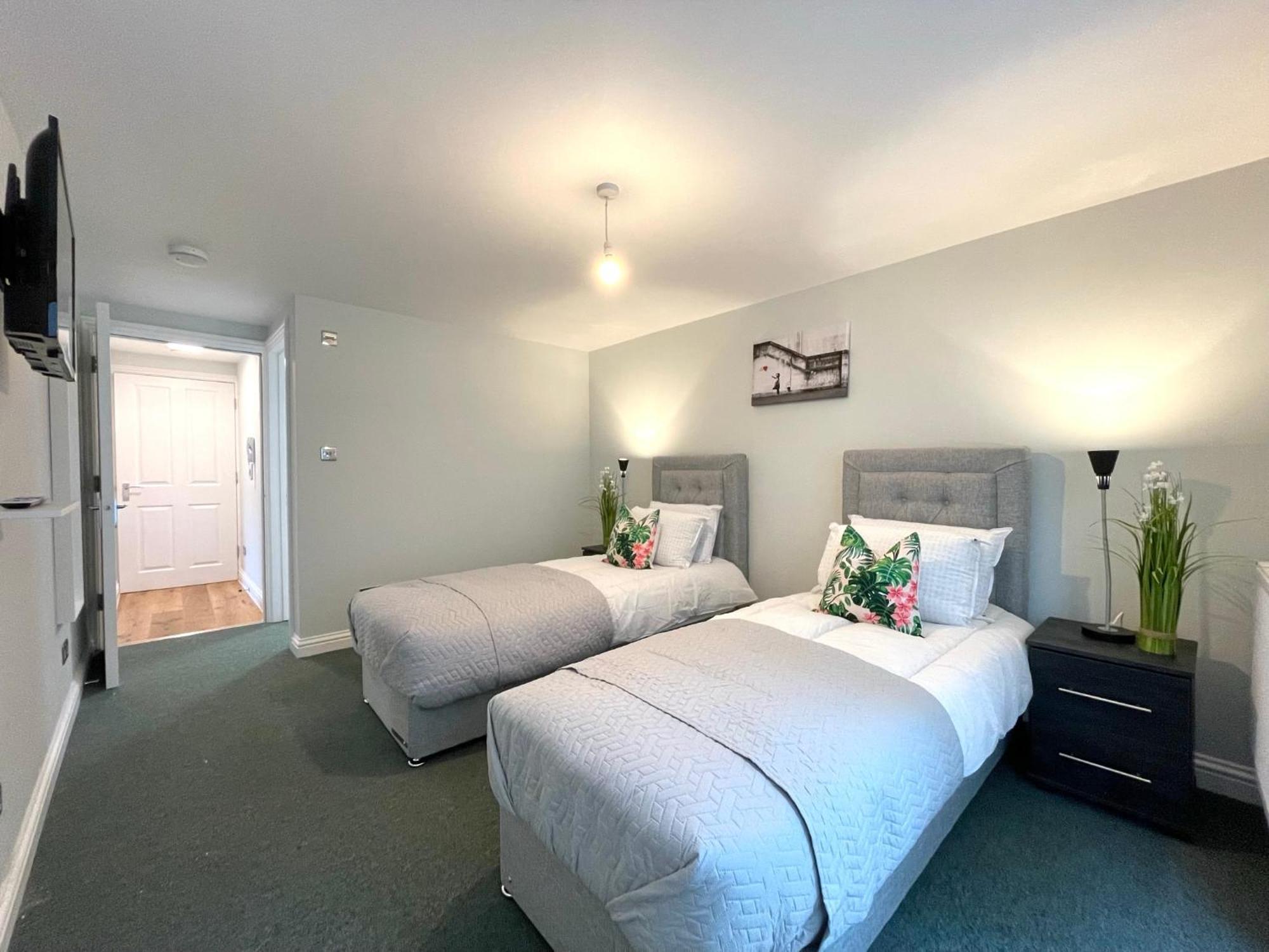 2 Bedroom Apartments Stopoverz Bristol Luaran gambar