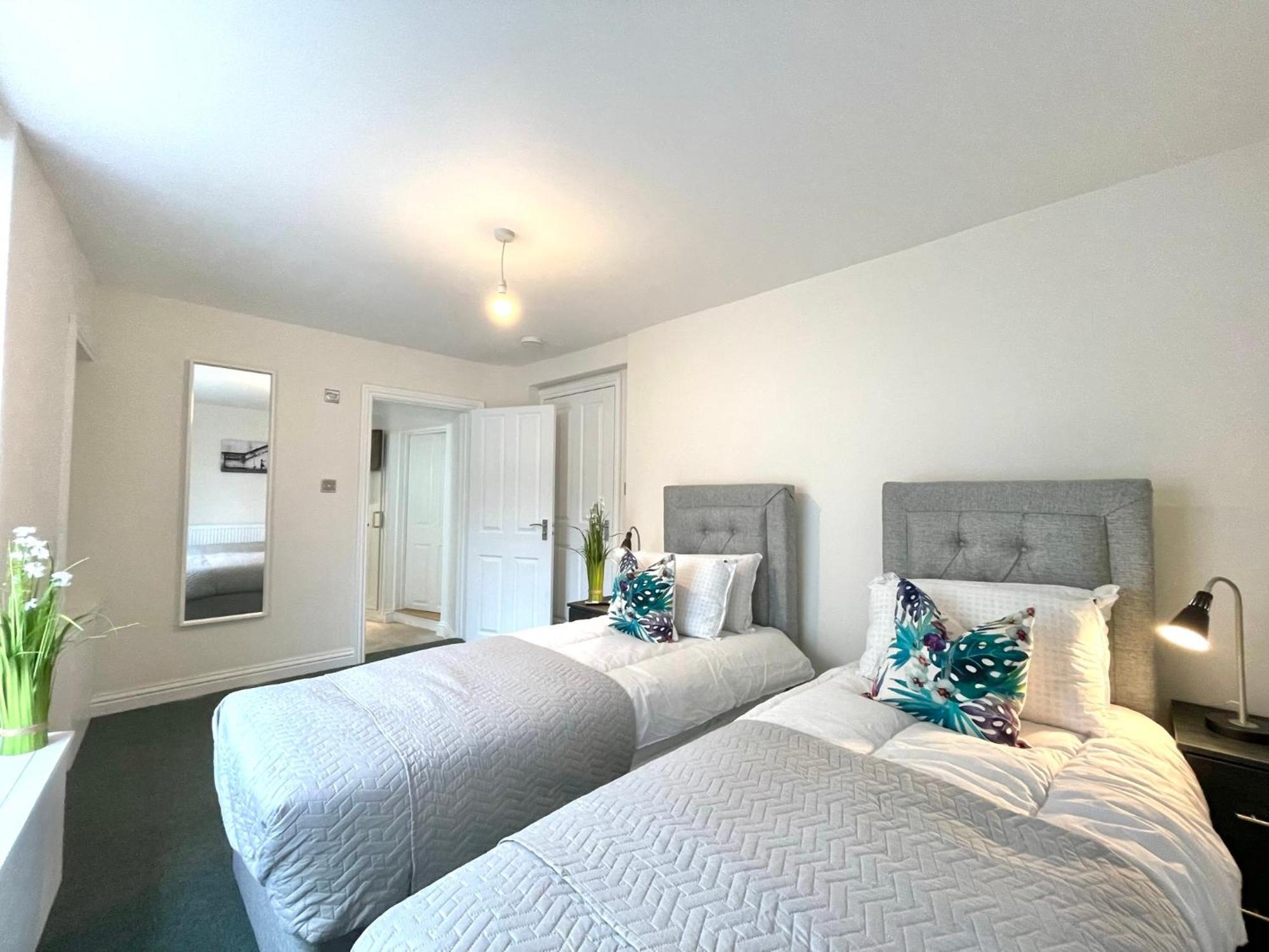 2 Bedroom Apartments Stopoverz Bristol Luaran gambar