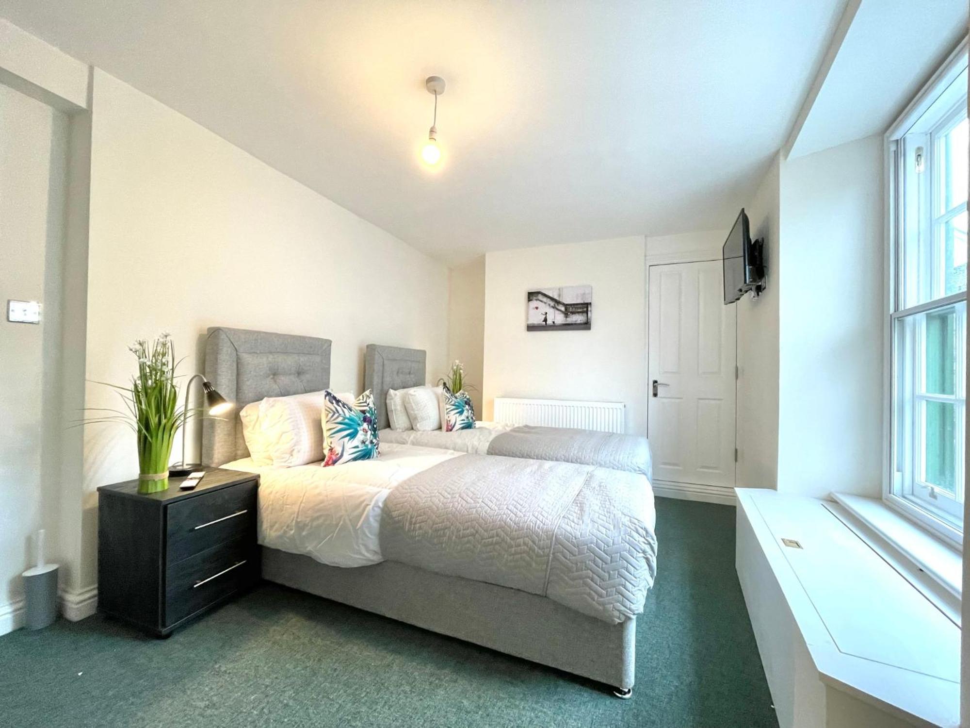 2 Bedroom Apartments Stopoverz Bristol Luaran gambar